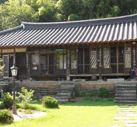 Hotel Goseong Choi Pilgan'S Old House Zewnętrze zdjęcie