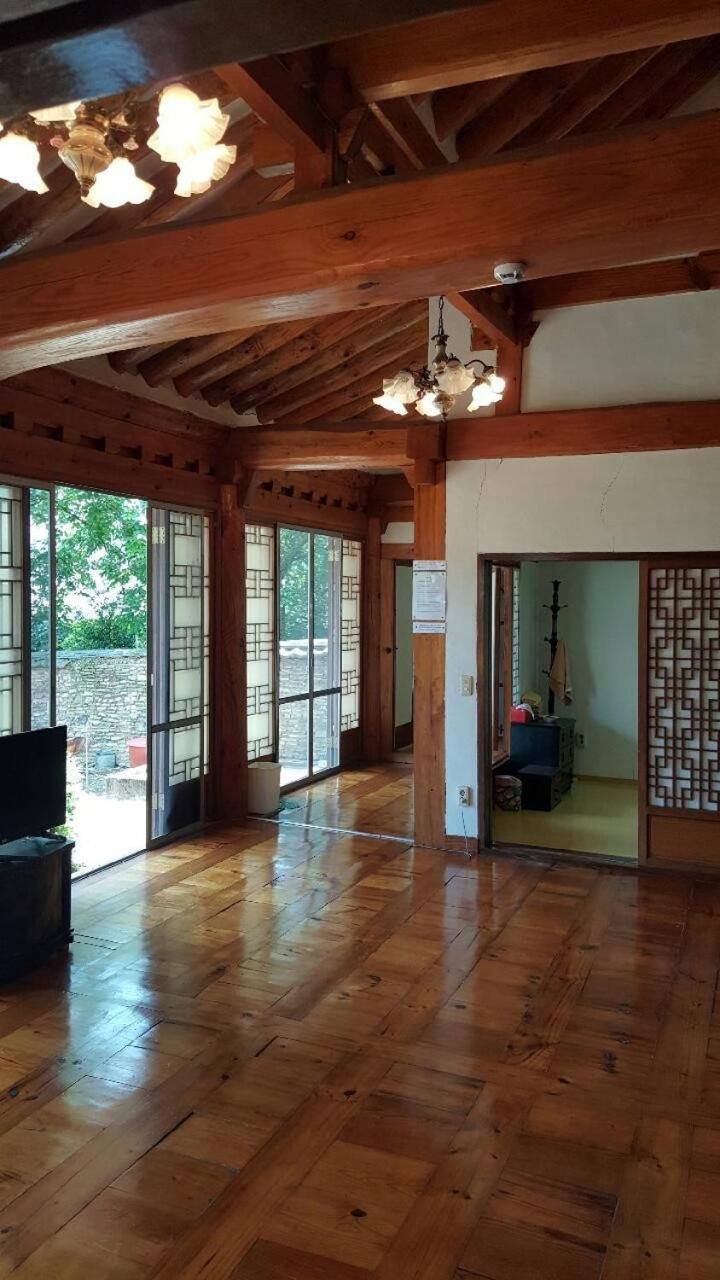 Hotel Goseong Choi Pilgan'S Old House Zewnętrze zdjęcie