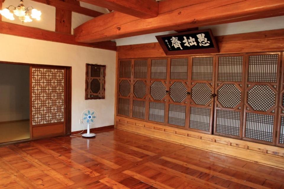 Hotel Goseong Choi Pilgan'S Old House Zewnętrze zdjęcie